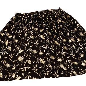 Jane Ashley Black and Cream Floral Prairie Skirt